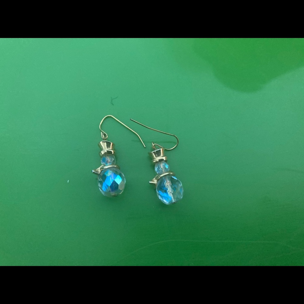 Women’s earrings